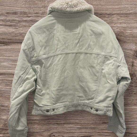 LEVI'S Women's Corduroy Sherpa Baby Baggy Trucker Jacket - Picture 4 of 5